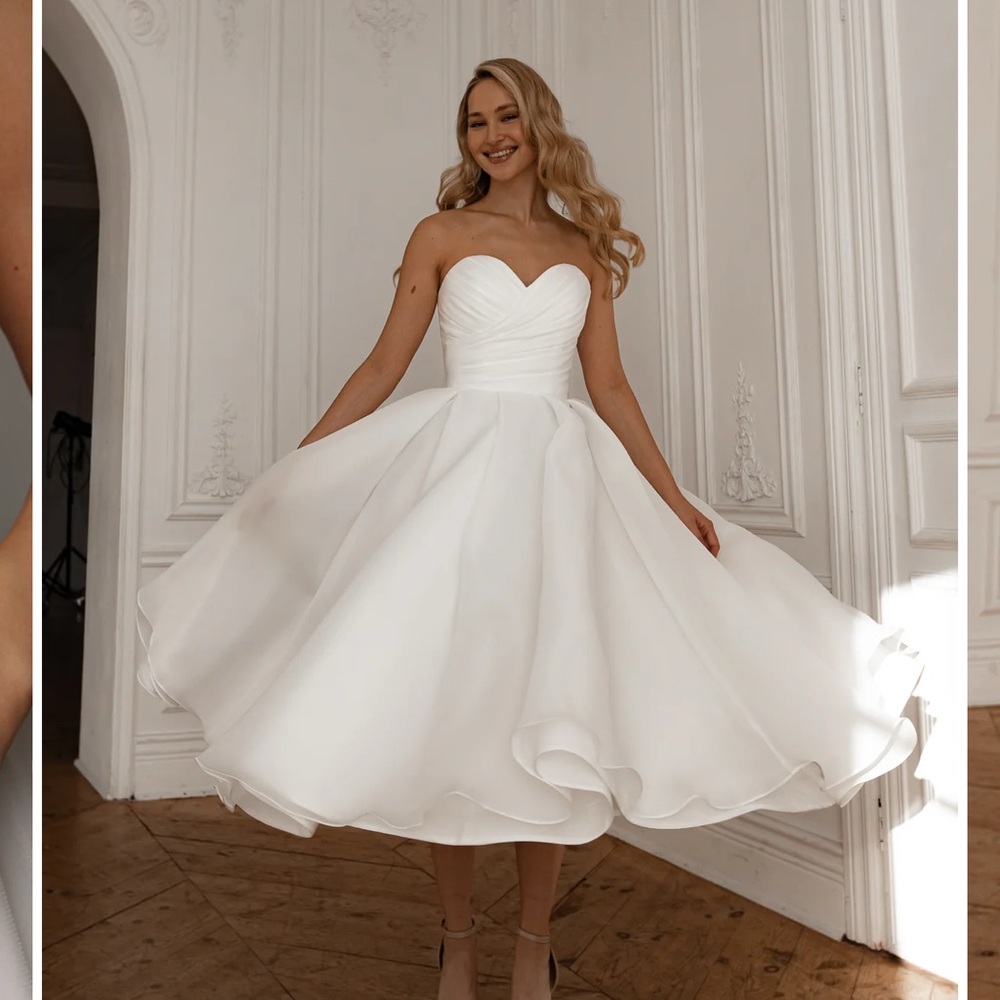 Elegant White Strapless Wedding Dress